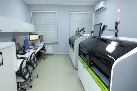 Pediatriya Mərkəzində niyə laborator müayinə aparılmır? Şəfəq Əhmədova pasiyenti qəbul etmədi…-Şikayət