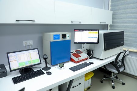 Pediatriya Mərkəzində niyə laborator müayinə aparılmır? Şəfəq Əhmədova pasiyenti qəbul etmədi…-Şikayət