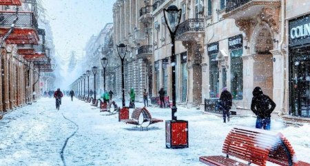 Bakıda qarlı havalara görə hazırlıq başladı - FOTO