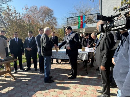 Köç karvanı Hadrut qəsəbəsinə çatdı - FOTO Köç karvanı Hadrut qəsəbəsinə çatdı - FOTO