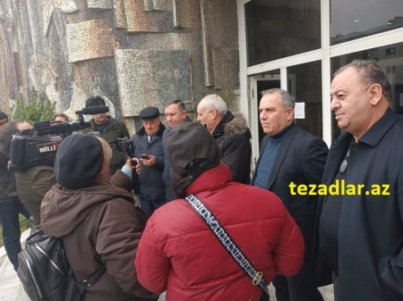 “Azərbaycan” nəşriyyatından köçə bilməyən jurnalistlərin növbəti toplantısı baş tutdu-FOTOLAR