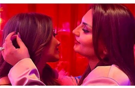 Şəbnəm Tovuzlunun qızından lüks avtomobildə gözəl rəqs - Pulin varsa kef elə -Video