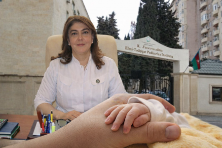 Elmi-Tədqiqat Pediatriya İnstitutunda soğan kimi qabığımızı soydular…..