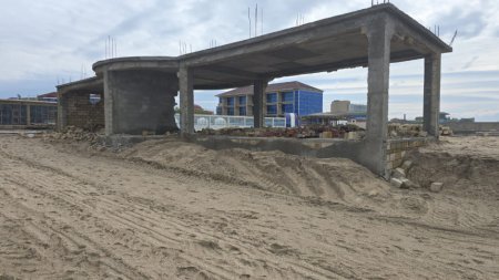 Novxanıda “Santo Mare”də qanunsuz tikinti yenidən davam edir – VİDEOFAKT