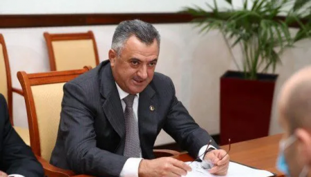 Abdin Fərzəliyev “Buxar” restoranında terras açılmasına hansı şərtlərlə icazə verib?