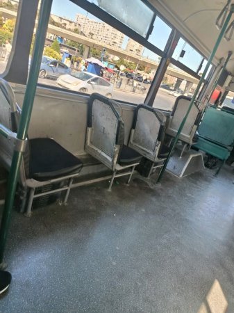 Anar Rzayev 114A və 114B marşrutlarındakı biabırçı vəziyyəti niyə görmür?